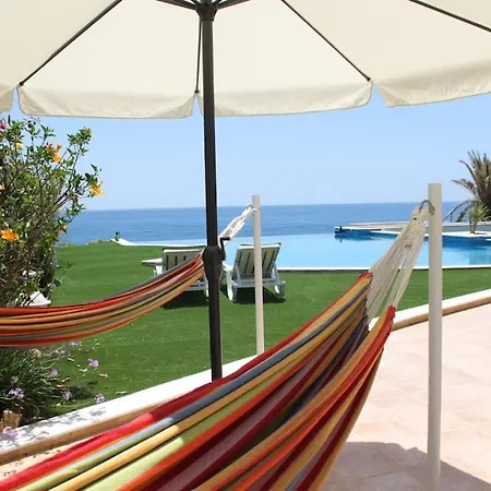 Breathtaking With Infinity Pool Over The Sea Vila *