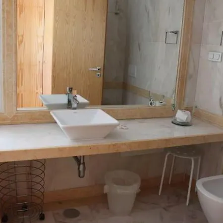 Villa Breathtaking With Infinity Pool Over The Sea