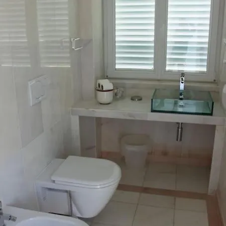 Breathtaking With Infinity Pool Over The Sea Luz