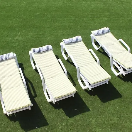 Breathtaking With Infinity Pool Over The Sea Luz