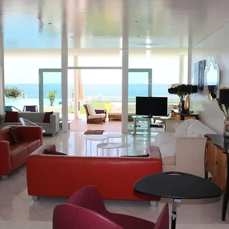 Villa Breathtaking With Infinity Pool Over The Sea *