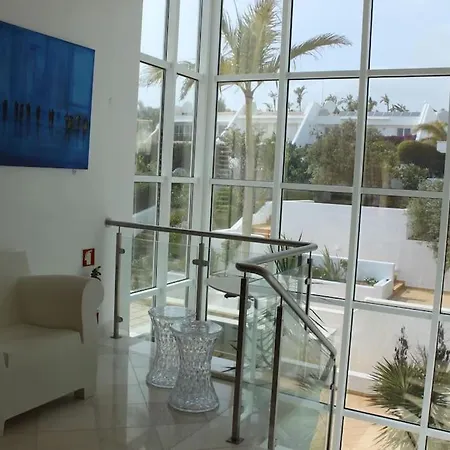 Breathtaking With Infinity Pool Over The Sea * Luz