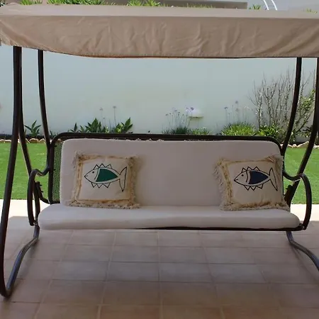 Breathtaking With Infinity Pool Over The Sea *