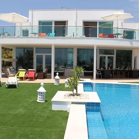 Breathtaking With Infinity Pool Over The Sea Villa