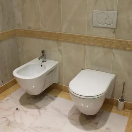 Villa Breathtaking With Infinity Pool Over The Sea