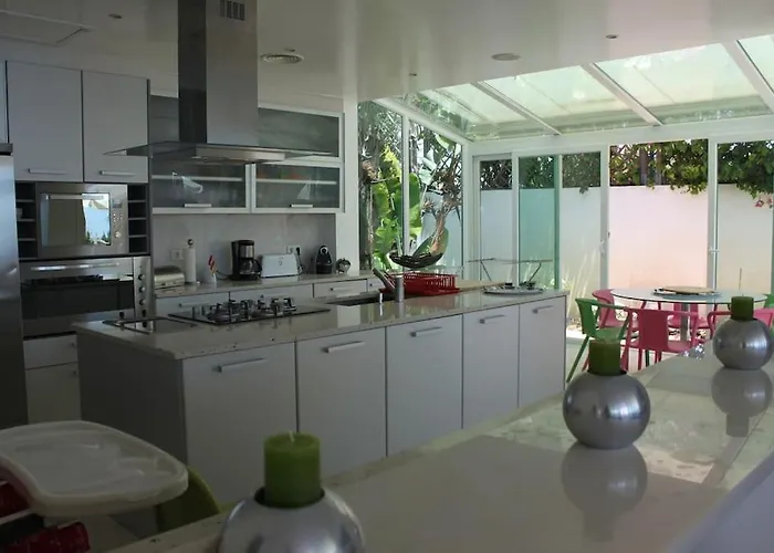 Breathtaking With Infinity Pool Over The Sea Vila *