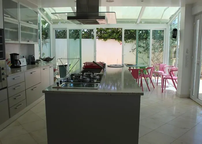 Breathtaking With Infinity Pool Over The Sea Vila