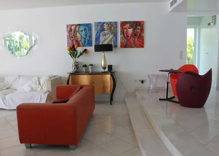 Vila Breathtaking With Infinity Pool Over The Sea