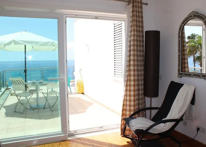 Breathtaking With Infinity Pool Over The Sea Vila