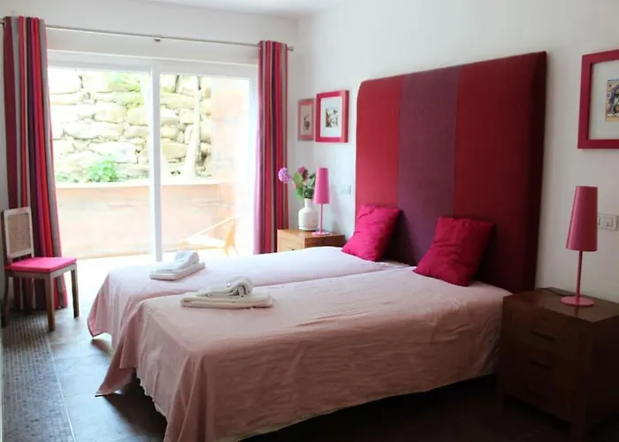 Vila Breathtaking With Infinity Pool Over The Sea Luz