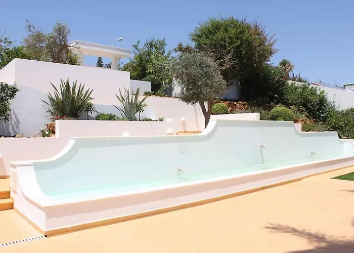 Vila Breathtaking With Infinity Pool Over The Sea Luz