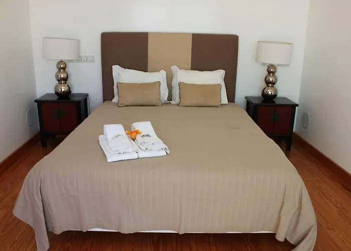 Vila Breathtaking With Infinity Pool Over The Sea Luz