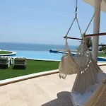 Breathtaking With Infinity Pool Over The Sea Villa Luz