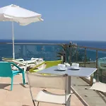 Breathtaking With Infinity Pool Over The Sea Villa Luz