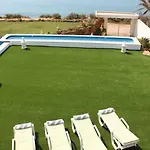 Villa Breathtaking With Infinity Pool Over The Sea