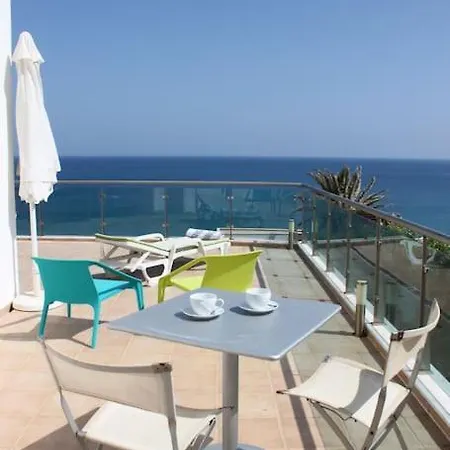 Вилла Breathtaking With Infinity Pool Over The Sea