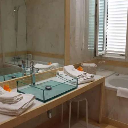 Breathtaking With Infinity Pool Over The Sea * Luz