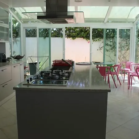 Breathtaking With Infinity Pool Over The Sea Villa