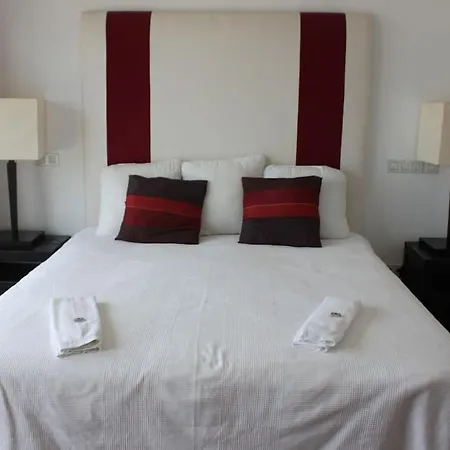 Вилла Breathtaking With Infinity Pool Over The Sea *