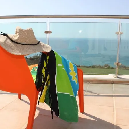 Villa Breathtaking With Infinity Pool Over The Sea Luz