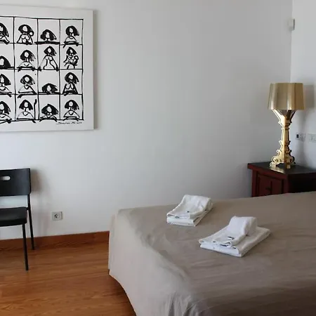 Breathtaking With Infinity Pool Over The Sea Luz