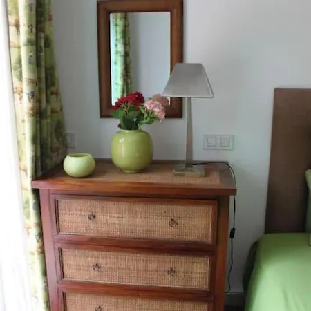 Breathtaking With Infinity Pool Over The Sea Praia Da Luz