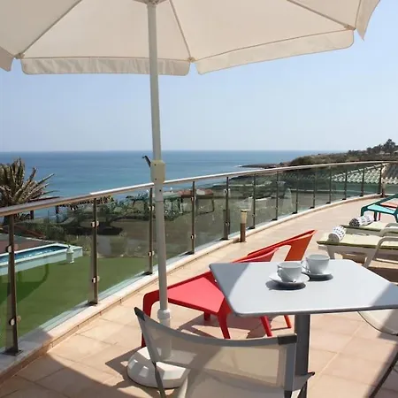 Вилла Breathtaking With Infinity Pool Over The Sea *