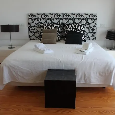 Breathtaking With Infinity Pool Over The Sea Villa