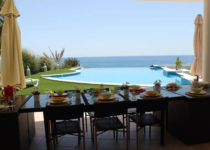 Breathtaking With Infinity Pool Over The Sea Βίλα *