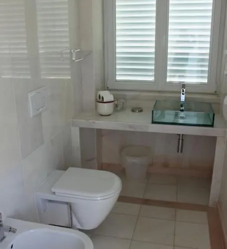 Breathtaking With Infinity Pool Over The Sea Luz