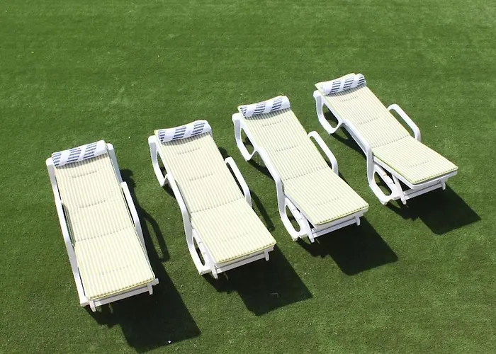 Breathtaking With Infinity Pool Over The Sea Luz