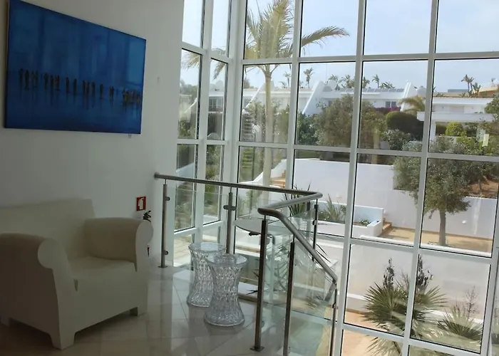 Breathtaking With Infinity Pool Over The Sea * Luz