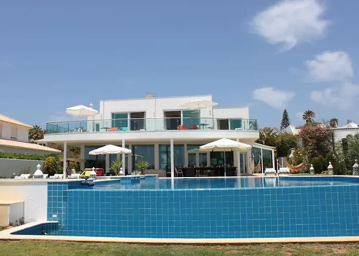 Breathtaking With Infinity Pool Over The Sea Βίλα