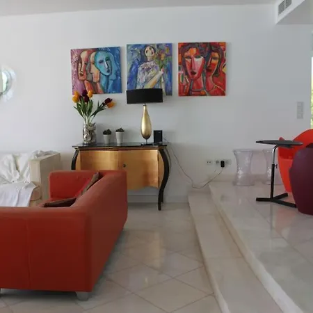 Villa Breathtaking With Infinity Pool Over The Sea