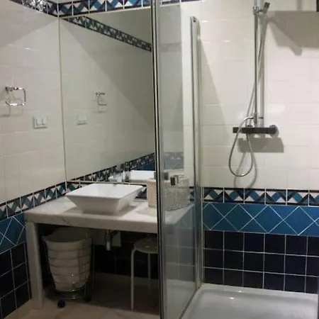 Villa Breathtaking With Infinity Pool Over The Sea