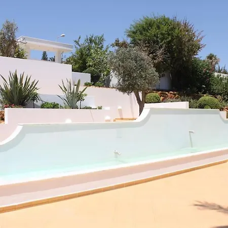 Villa Breathtaking With Infinity Pool Over The Sea Luz